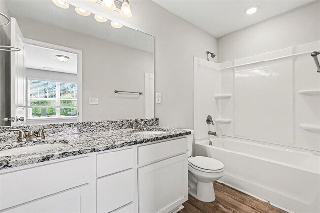 Building Photo - 319 Ashigan St