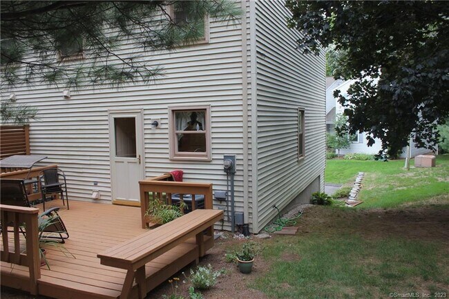 Building Photo - 127 Springbrook Dr