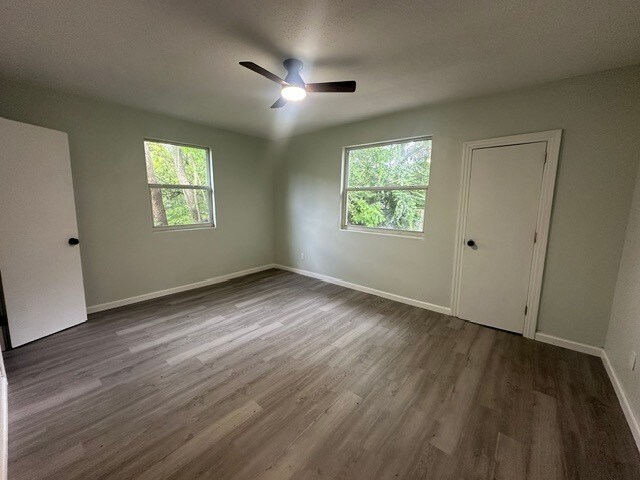 Building Photo - Beautifully Renovated 4 Bedroom Home With Modern Finishes