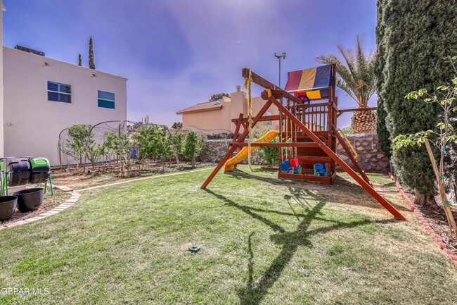 Building Photo - 6205 Brisa Del Mar Dr