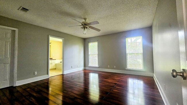 Building Photo - 4 Bedroom 2 Bath Brick Home W. Lee Co