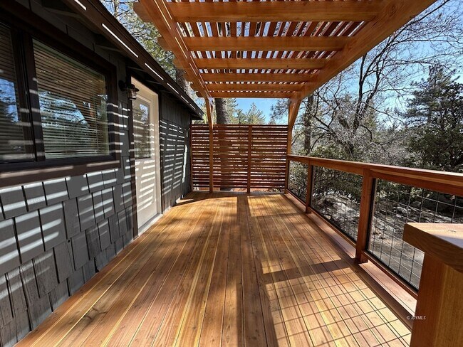 Building Photo - 52800 Sugar Pine Dr