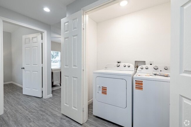 Building Photo - 600 E Marble St