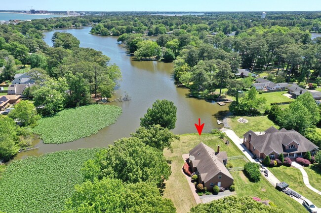 Building Photo - Waterfront Home on 1 Acre Treed Lot, 4/2 +...