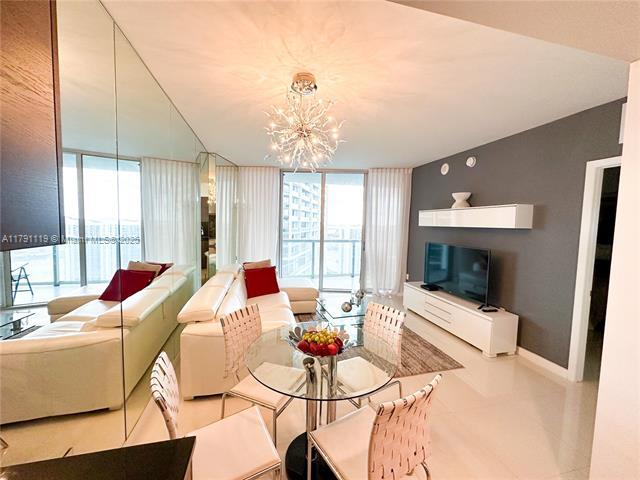 Building Photo - 495 Brickell Ave