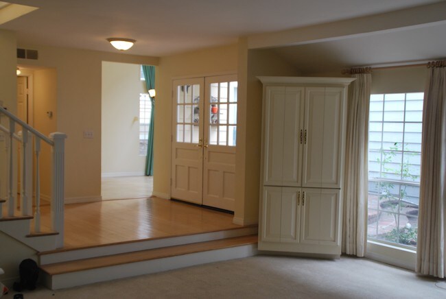 Entrance / Living - Floors In Pic Refinished. - 13082 Mindanao Way