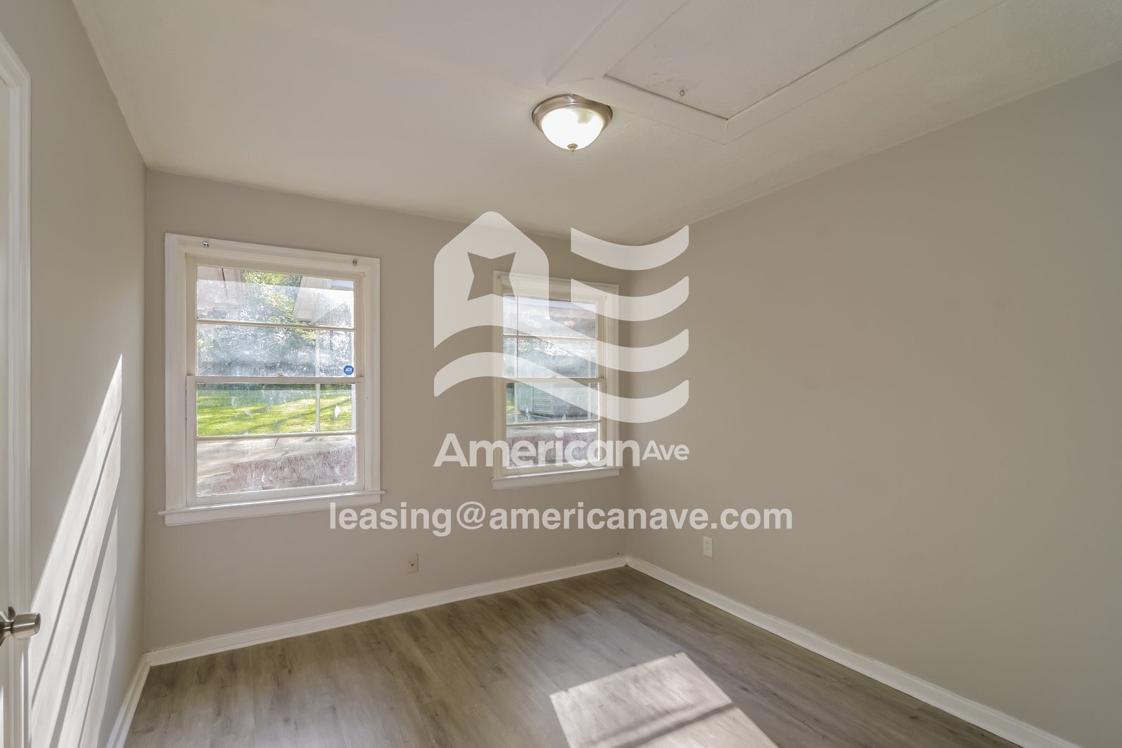 Building Photo - 2145 Meadowlane Dr