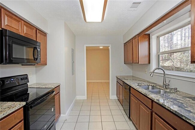Building Photo - 5345 Sugar Ridge Dr