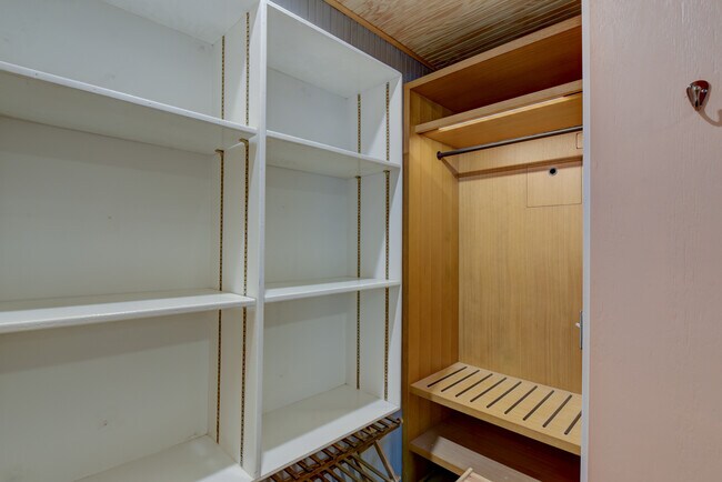 Building Photo - 113 Neese Dr