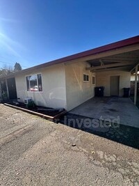 Building Photo - 216 Ford St