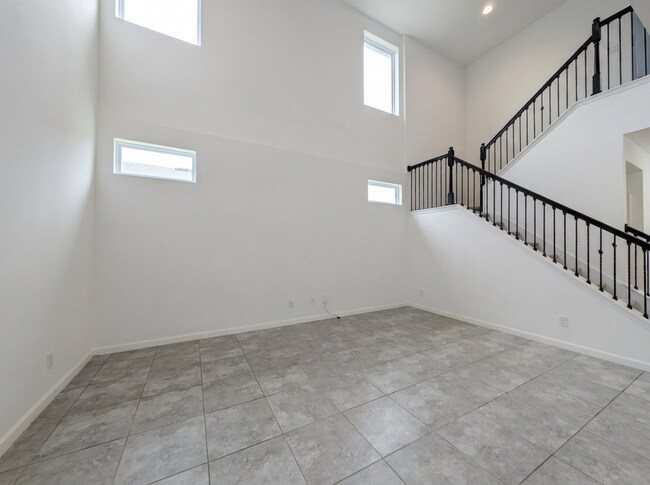 Building Photo - Move-In Ready 4-Bed in Silver Oak, Quartz Kitchen and Community Pool