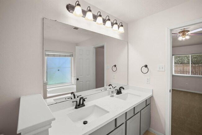 Building Photo - 3314 Foursome Ln