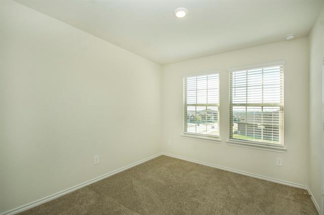 Building Photo - 420 Lucky Ln