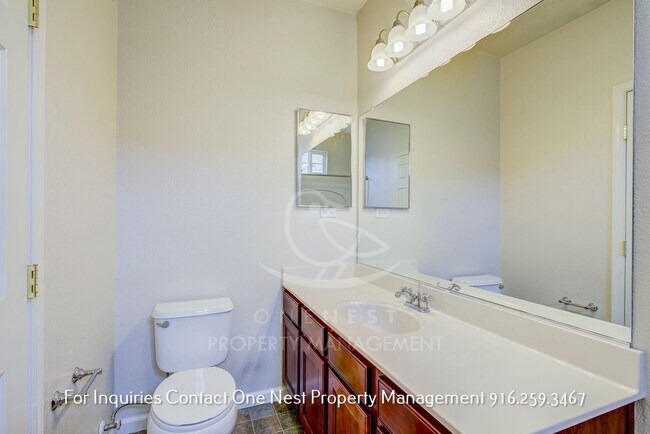 Building Photo - Lincoln Crossing Condo 2 bdrm and 2 bthm