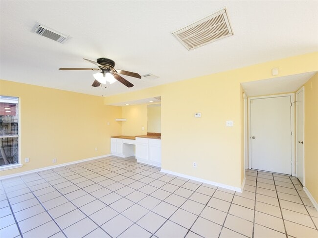 Building Photo - 10130 Berry Limb Dr