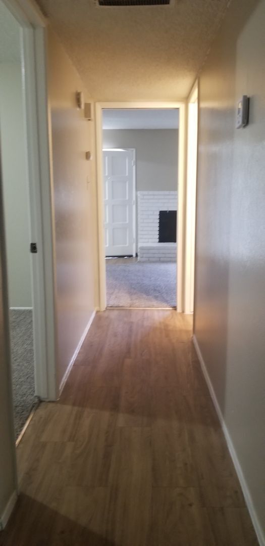 Building Photo - N. Halfmoon Dr. 2