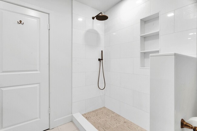 Building Photo - 211 Miraflores Dr