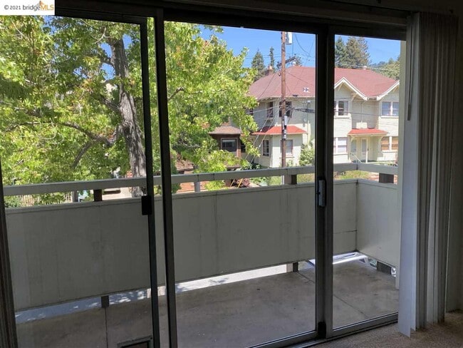 Building Photo - 2601 College Ave