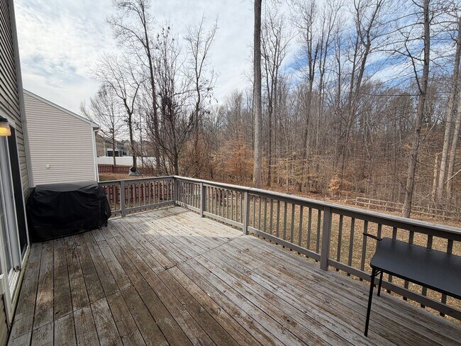 Building Photo - 3 Bdrm/2.5 Bth Home Located Close to I-95