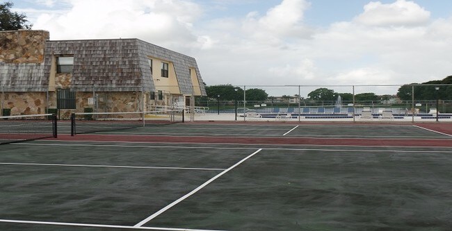 Building Photo - 451 Springdale Cir