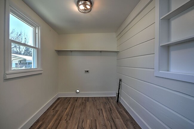 Building Photo - 502 Colorado St