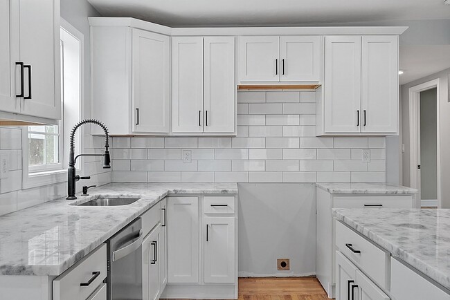 Building Photo - 79 Gage St