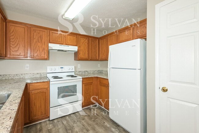 Building Photo - 2090 Oak Terrace Dr SE