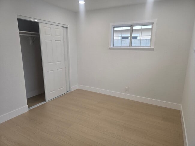 Building Photo - GLENHAVEN - ANAHEIM