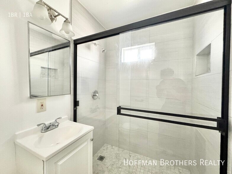 Building Photo - 131 Normandie Ave