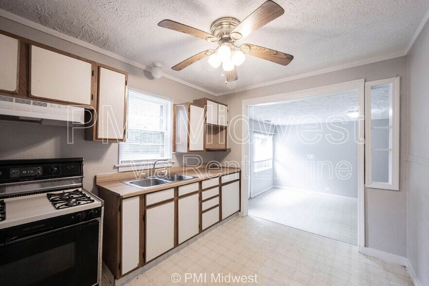 Building Photo - 2121 Euclid Dr