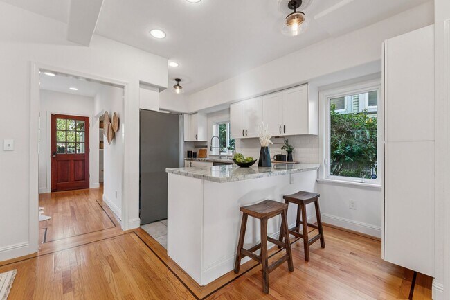 Building Photo - TOTAL REMODEL LARGE 1750sf 3BR+ Bonus/3BA North Oakland Home AVAILABLE NOW