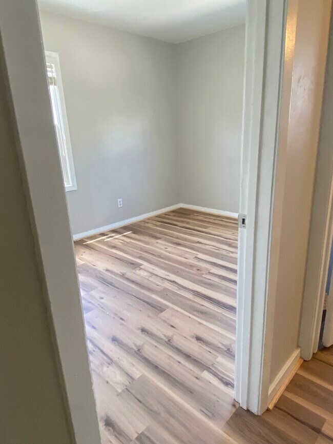Building Photo - 1486 W 700 S