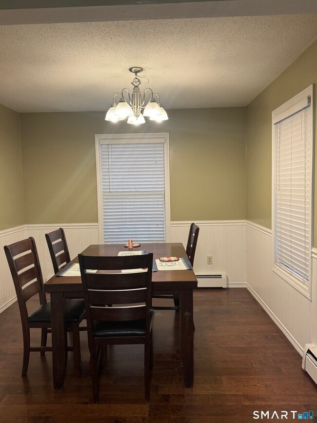 Building Photo - 7 Bittersweet Ln