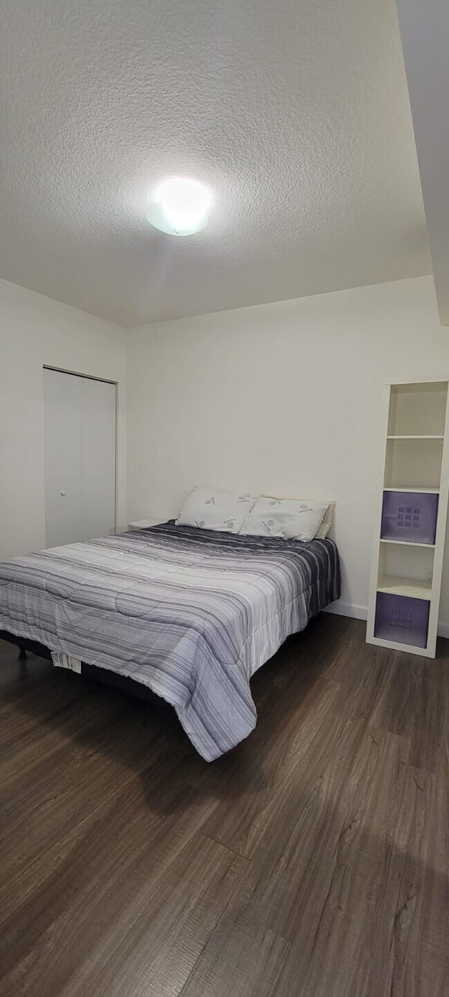 Private Bedroom - 90 NE 17th St