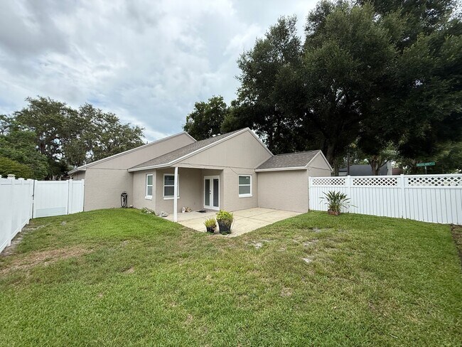 Building Photo - Charming 2-Bed, 2-Bath Home in The Reserve at the Crossings – Lake Mary Living at Its Best!
