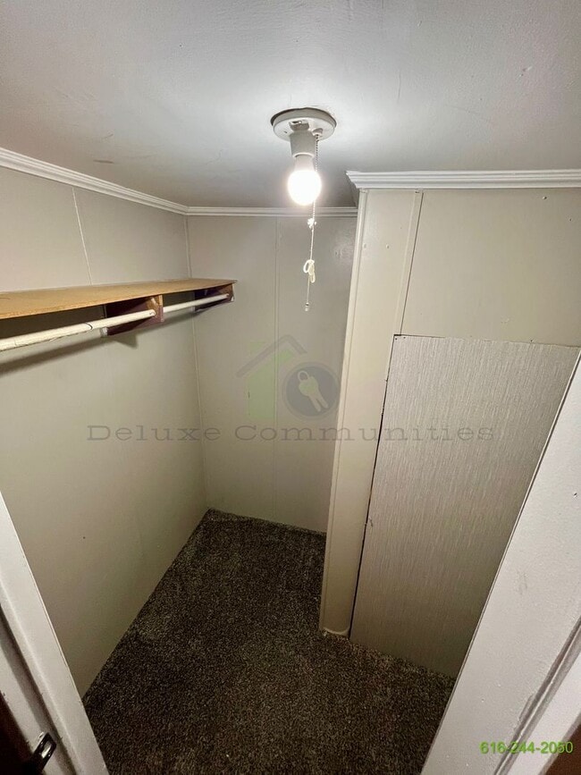 Building Photo - 3 Bedroom Mobile Home! Available NOW! Midd...