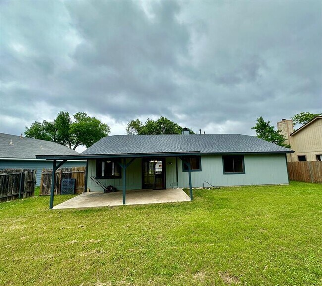 Building Photo - 709 Brookside Pass
