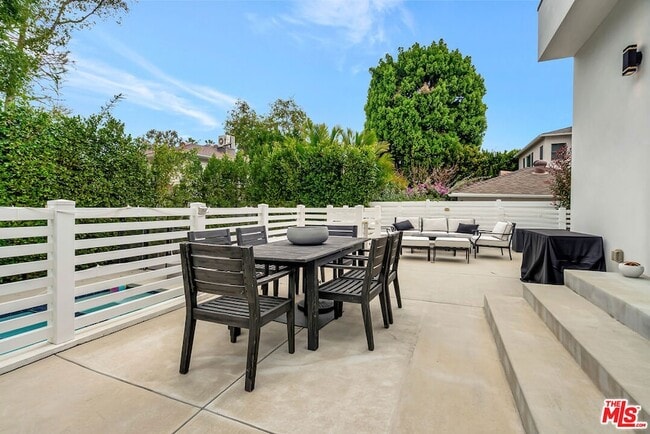 Building Photo - 4203 Saugus Ave