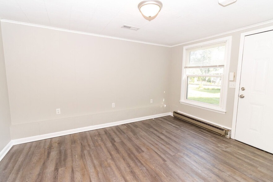 Building Photo - 26 Paulmar Dr