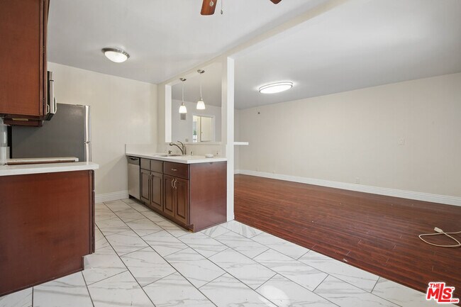Building Photo - 1220 N Ogden Dr