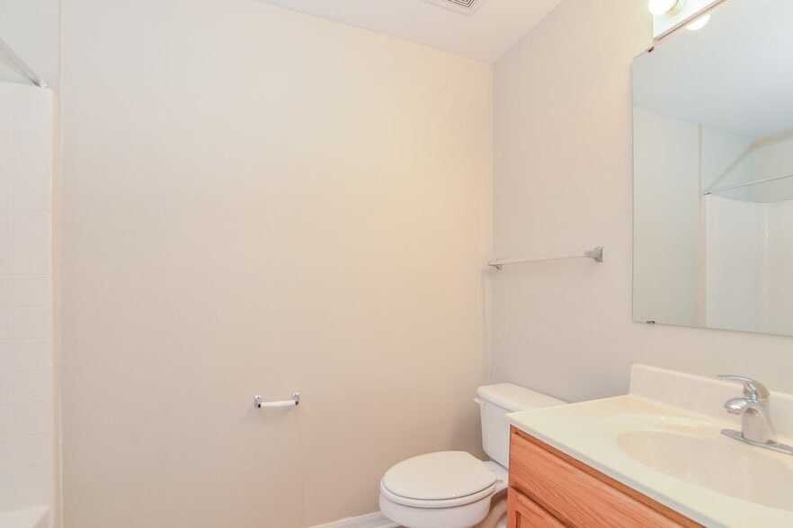 Building Photo - 3830 Sleepy Hill Oaks Loop