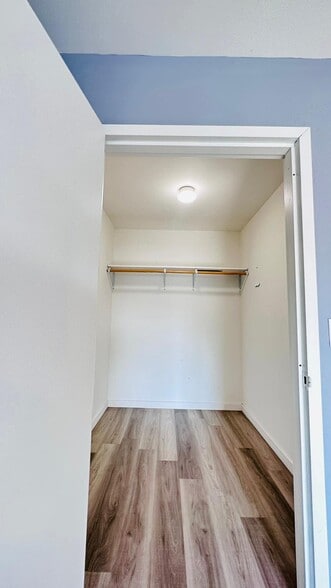 Building Photo - 216 12th Ave