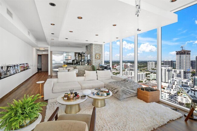 Building Photo - 2020 N Bayshore Dr