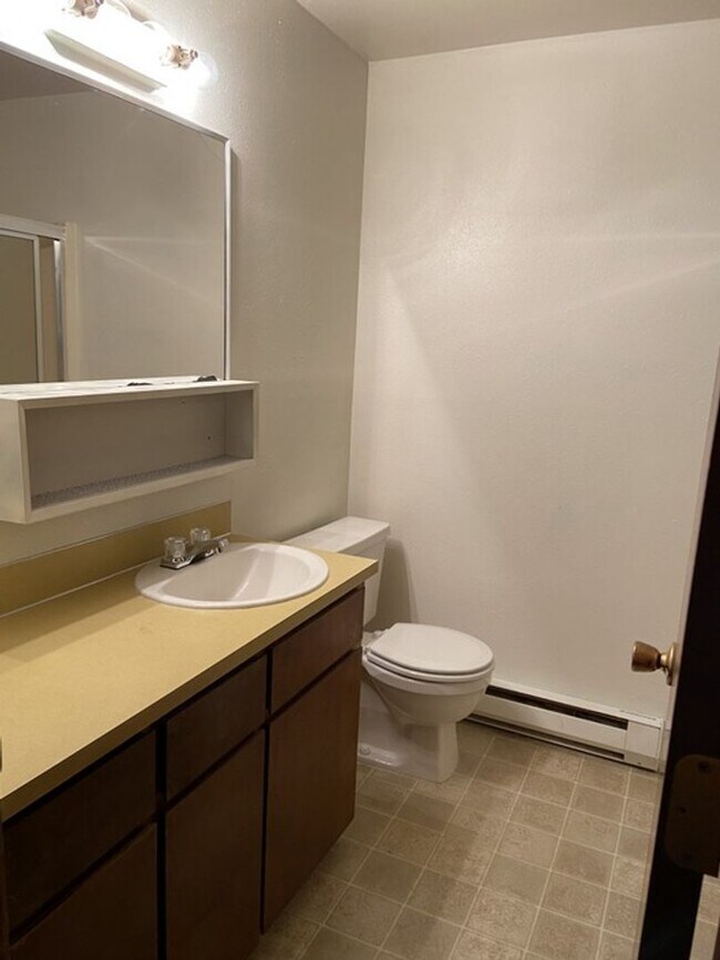 Building Photo - 174a