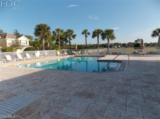 Building Photo - 10339 Whispering Palms Dr