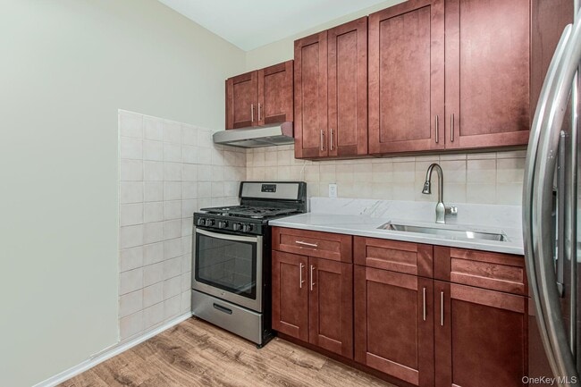 Building Photo - 162 Ellery St