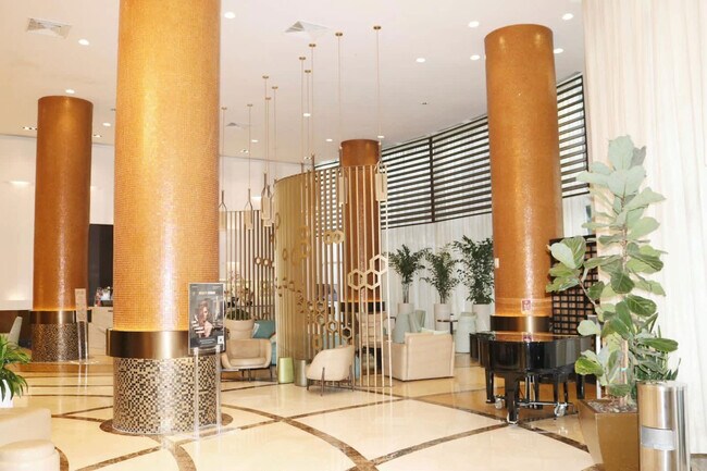 Building Photo - 18001 Collins Ave