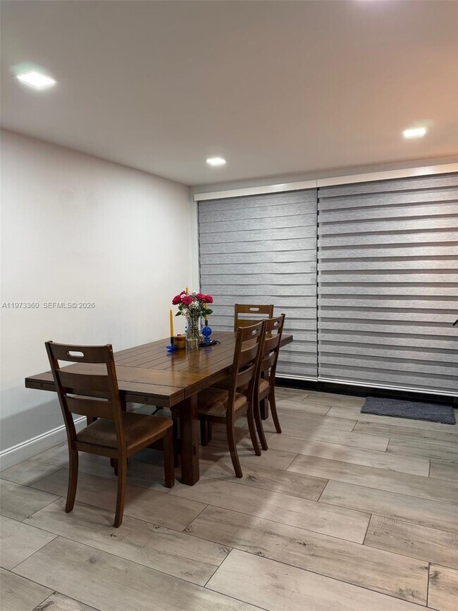 Building Photo - Southwest 102nd Place, Miami, FL 33173 - 3 BR 2.5 BA townhouse