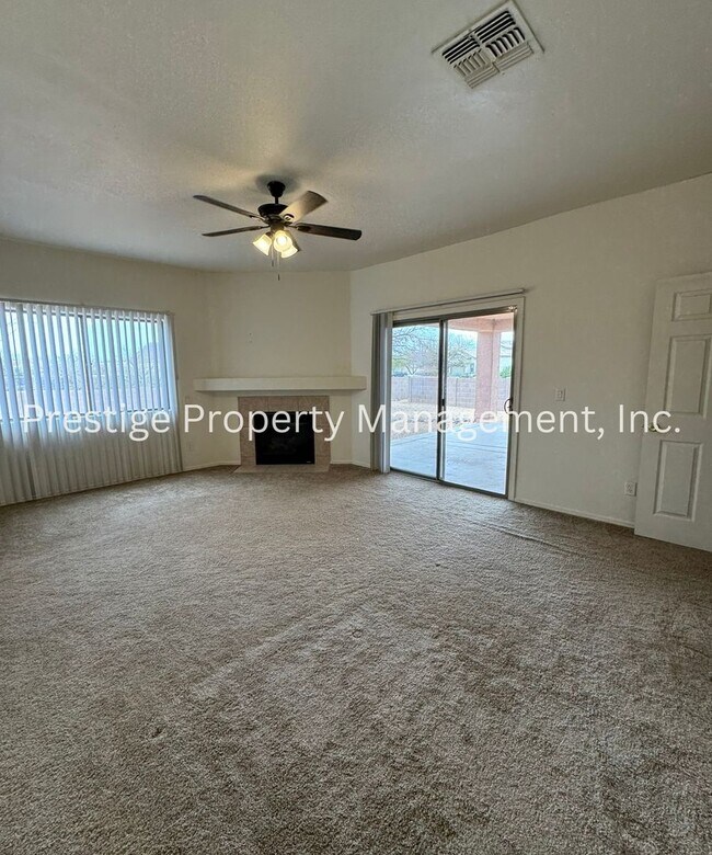 Building Photo - Beautiful Must see Spacious 4/2 Home on the SouthWest Side!!