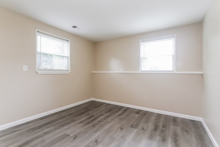 Building Photo - 2226 Bernie Dr